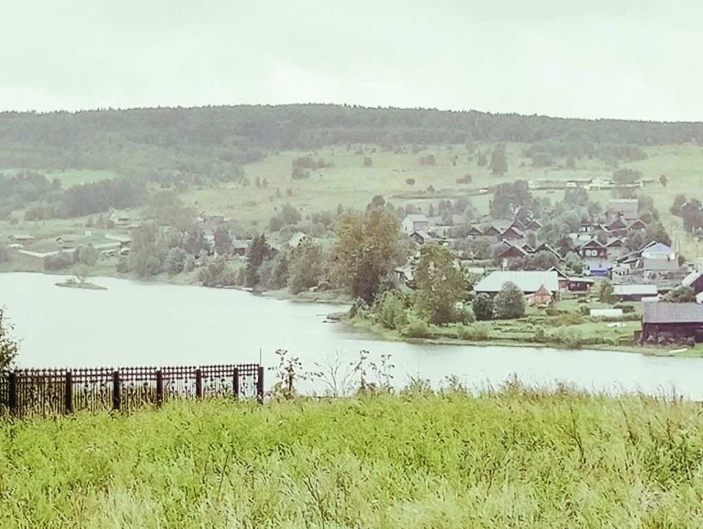 Висим фотографии. Поселок Висим Урал. Висимо Шайтанский поселок. Село Висим Свердловская область. Поселок Висимо Шайтанский Свердловской области.